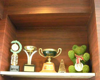 近くの理容店をお探しなら barberCOLORS                          