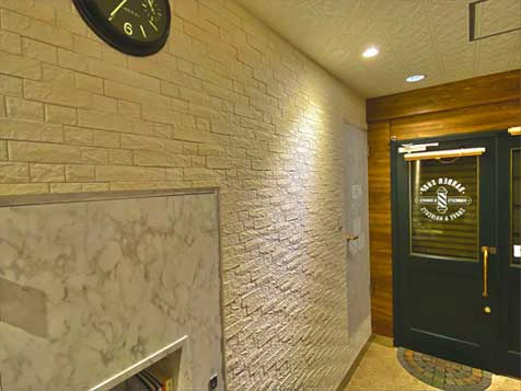 創業28年の床屋店内